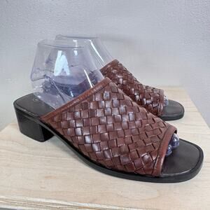 Women’s Slip On Heeled Sandals Woven Brown Leather 8.5 90s VTG Montego Bay Club